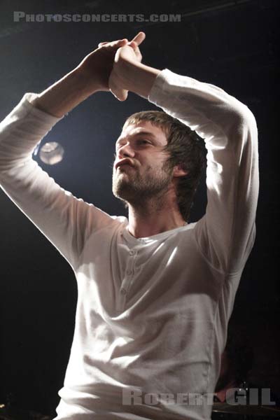 KASABIAN - 2006-09-08 - PARIS - La Maroquinerie - 